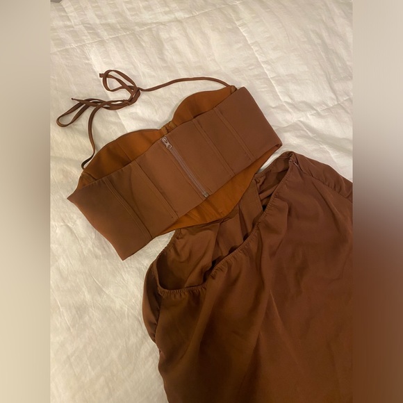 Pretty Little Thing Plus - Premium Chocolate Rushed Maxi Dress - Picture 5 of 8